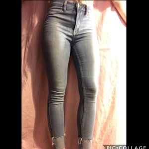 Hollister jeans size 3R high rise jean leggings advanced stretch.